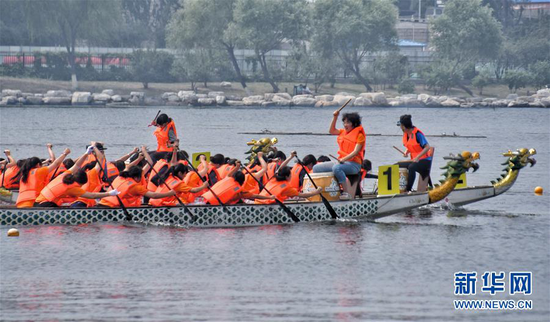 6月16日，第十届北京端午文化节现场。新华社记者李欣摄 