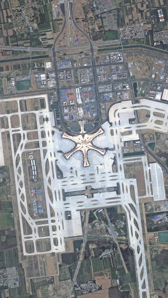  大兴国际机场卫星俯瞰图。卫星数据来源：高分二号