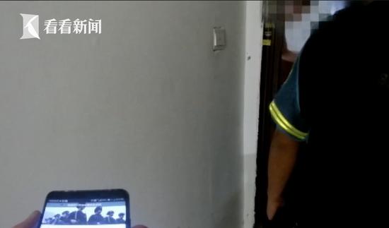 “谁报的警?”