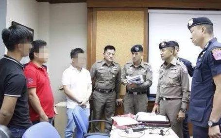 ▲泰国警方逮捕涉事黑导游。 图片来源：泰国国家旅游局官方微博