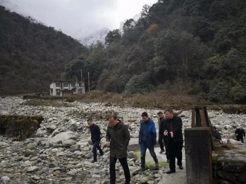 中央第五生态环境保护督察组在雅安市检查小水电开发情况。 中央第五生态环境保护督察组在雅安市检查小水电开发情况。