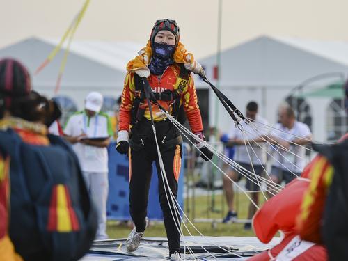 澳门九五至尊线上娱乐场|95后小伙穿假警服威风上街,结果遇到真警察,瞬间蔫了……