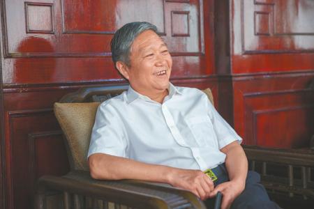  往幕后过渡的王宏斌，一直都是南街村的主心骨，重要的决策还是要请他来拍板。