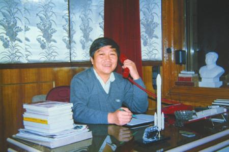 在王宏斌的带领下,上世纪90年代,南街村就已跻身“亿元村”。 (资料图片)