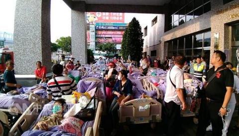 台北医院突发大火，目前已造成14人心肺功能停止。（图源：台媒）