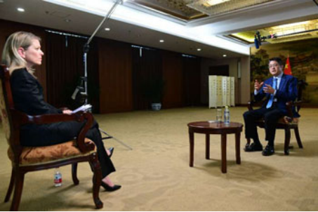  ▲4月28日，外交部副部长乐玉成接受美国全国广播公司电视专访。（外交部网站）