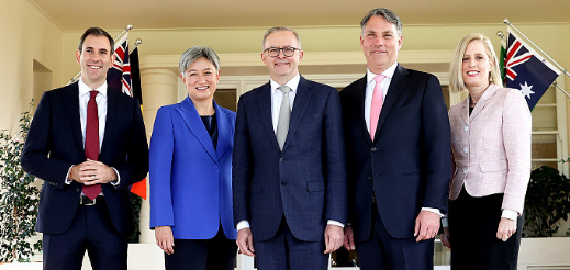 澳大利亚新总理与4位临时部长合影（资料图）