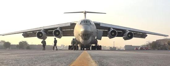 巴基斯坦空军派专机去北京运疫苗