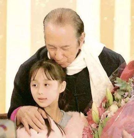 赌王与自己最小的女儿何超欣