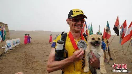 一场发生在中国的“碰瓷”事故 为何感动了世界？