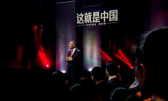 美国老太太边看中国电影边流泪:这场景见不到