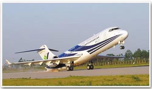 中国商飞ARJ21-700飞机正在进行最小离地速度试验。 （资料图片）