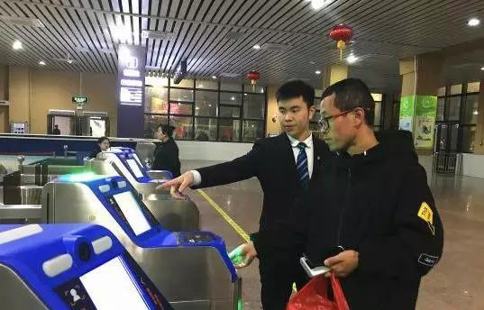 黄华诗 摄(来源:中新网)