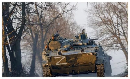  俄军在乌克兰行军过程中，其车身上“Z”字惹人注目