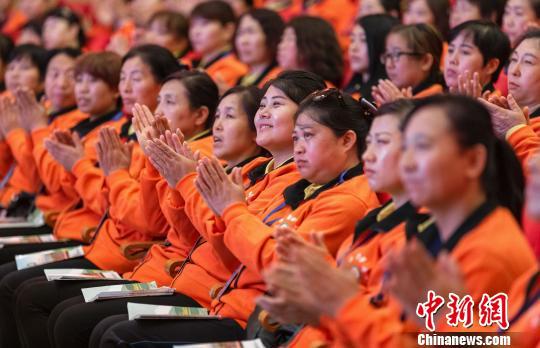 根据规划,2015到2020年间,吕梁将完成6万名护工护理人员培训。 冯帅 摄