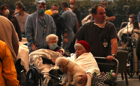 加州山火死亡人数升至23人 特朗普斥森林管理糟糕