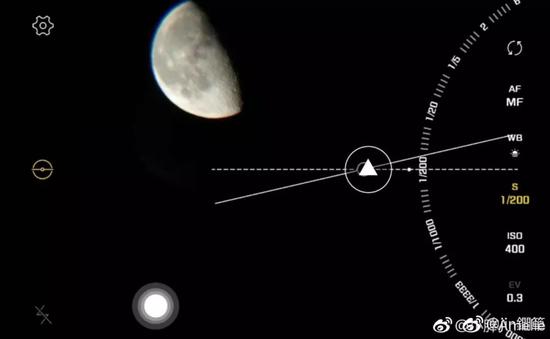 网友拍到的木星合月 图丨微博