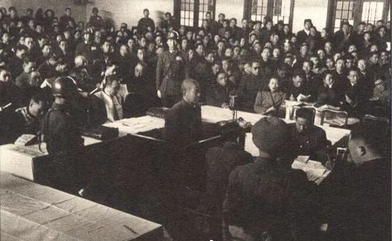 1946年2月15日，南京审判战犯军事法庭成立，对日本乙、丙级战犯进行审判