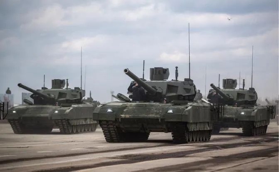 【蜗牛棋牌】“地表最强坦克”现身乌克兰