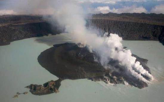 活火山迫使1.1万瓦努阿图人再度撤离