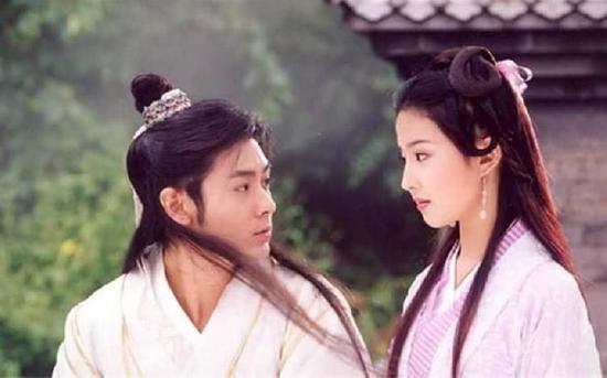 金庸曾在重庆求学:为不合情理校规带头出面较真