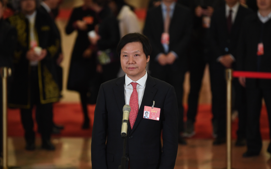 雷军:今年小米将在手机领域试点18个月质保