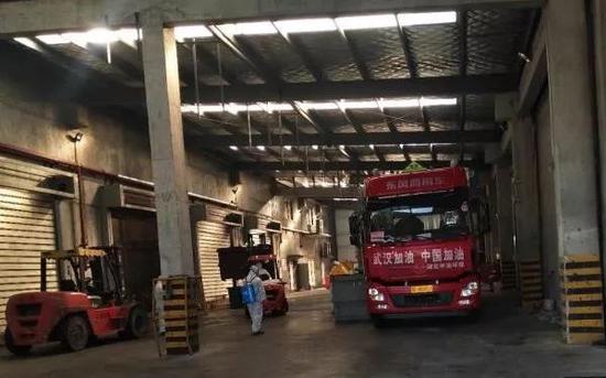 医疗废物从武汉运到襄阳后,投入回转炉进行焚烧处理