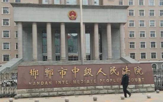 11月20日,張某芬案在邯鄲中院重審開庭。新京報記者 李桂 攝