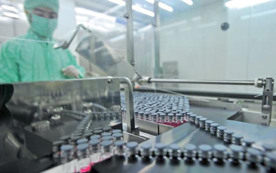  （资料图片）湖北武汉市的一个疫苗生产车间。