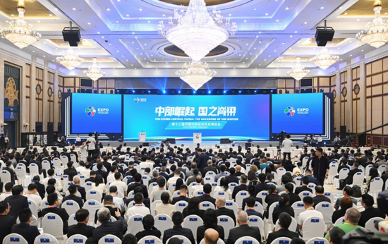 男生吃口红是什么梗