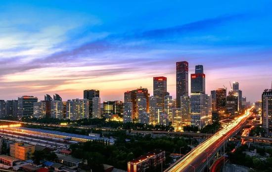 北京cbd夜景 图片来源:视觉中国