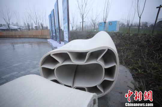 打印桥的横截面。 张亨伟 摄