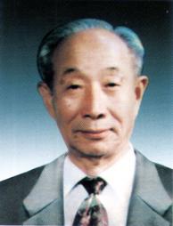 刘东生。