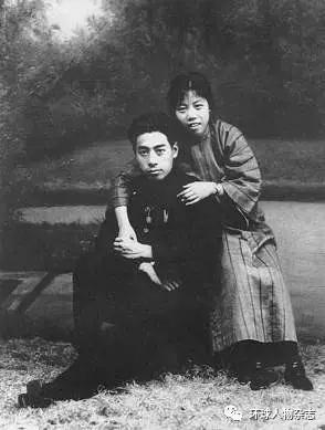 1926年,邓颖超同周恩来在汕头。