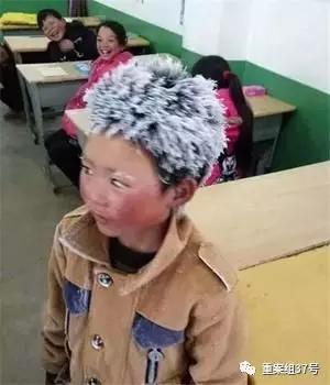 新京报:“冰花男孩”：上学只觉得冷没顾上摸头 想考北京