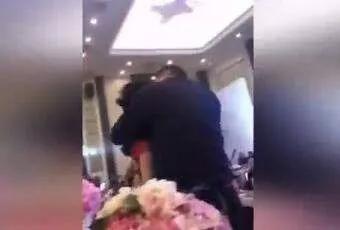 资料图:江苏盐城公公强吻儿媳视频截图