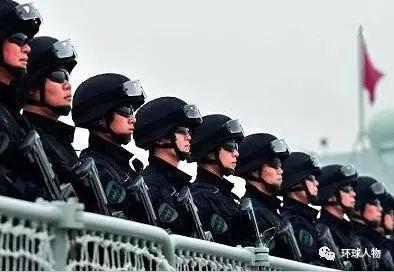 2010年11月2日,中国海军第七批护航编队起航,蛟龙突击队队员的身影也在其中