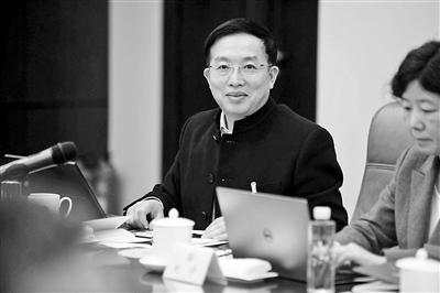 朱征夫，中華全國律師協會副會長、廣東東方昆侖律師事務所主任，從2008年起擔任全國政協委員。