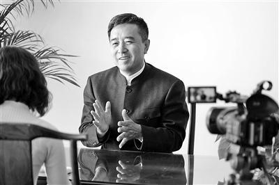高子程，全国人大代表、北京律师协会会长，今年第一次当选全国人大代表，为参会准备了30个左右的建议。