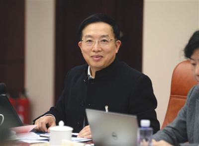昨日,全国政协委员、中华全国律师协会副会长朱征夫接受记者采访。新京报记者 陶冉 摄