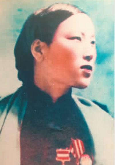 1954年,申纪兰当选第一届全国人大代表