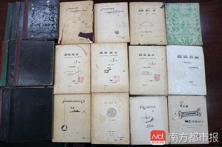 梁昌洪教授的手写教案和教学笔记，宛如印刷品。