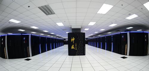 资料图片：这是安装在国家超级计算无锡中心的“神威·太湖之光”超级计算机（2016年6月20日摄）。新华社记者 李响 摄