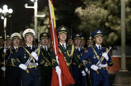 解放军仪仗队武警国旗护卫队跨年交接影像全记