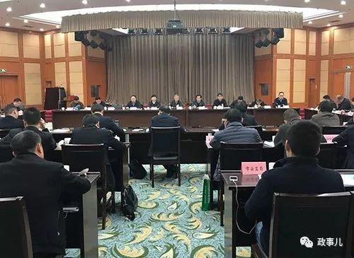 新京报:浙江嘉兴市长胡海峰连发2问为何事？