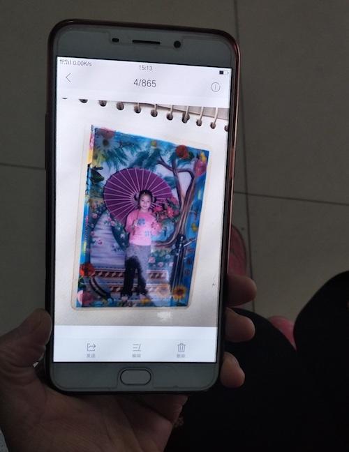 女儿小时刻的┞氛片,苏密斯一向保存在手机里