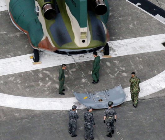  日本航空自卫队直升机掉落的机门