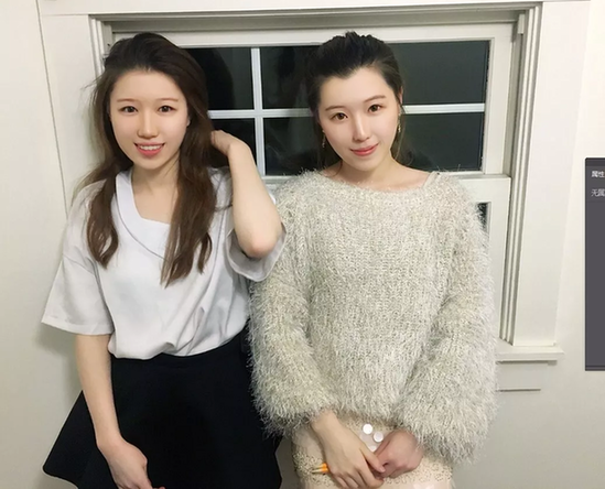 姐姐冯亚晞(右)和妹妹冯亚晗(左)受访者供图