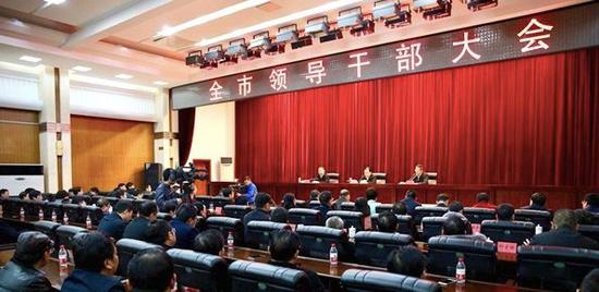 这是郑建新8个月内的再度履新。此前,他任衡阳市市长。