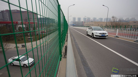  2016年12月25日，位于北京市朝阳区的望京广泽桥通车（图片来源：tuku.qianlong.com）。千龙网记者 万小军摄